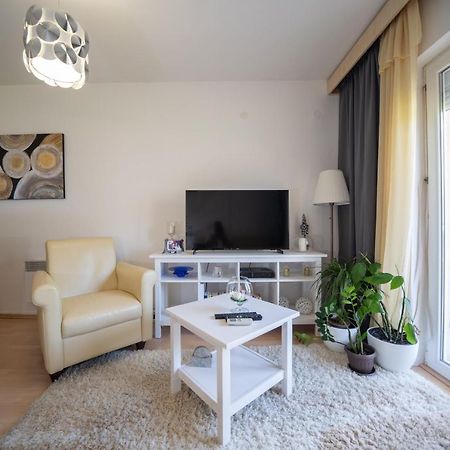 Sunshine Appartement Kotor Buitenkant foto