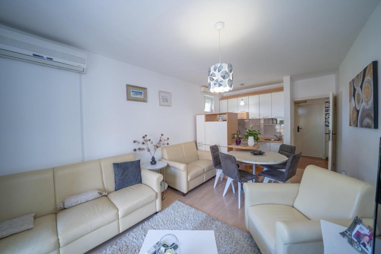 Sunshine Appartement Kotor Buitenkant foto