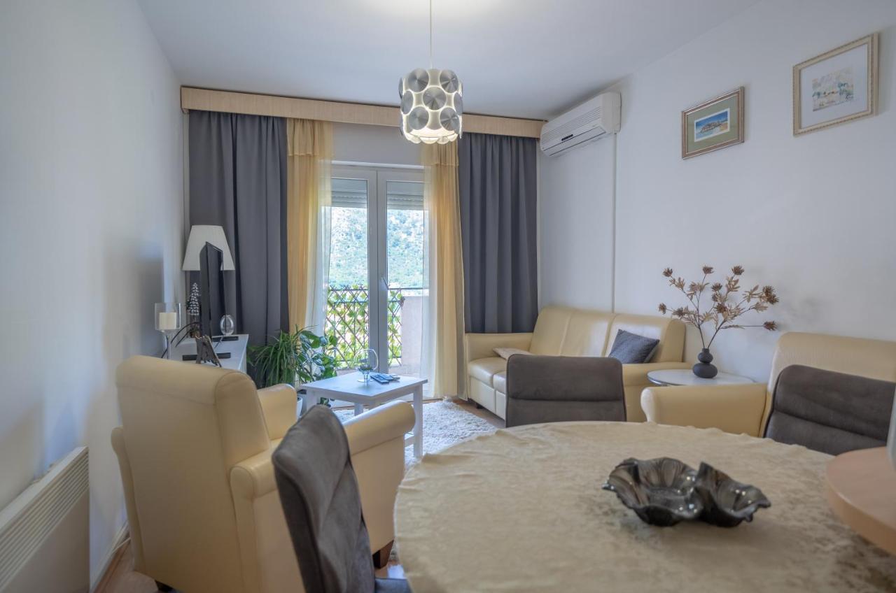 Sunshine Appartement Kotor Buitenkant foto
