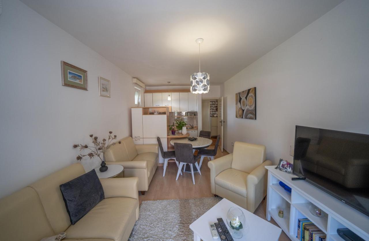 Sunshine Appartement Kotor Buitenkant foto