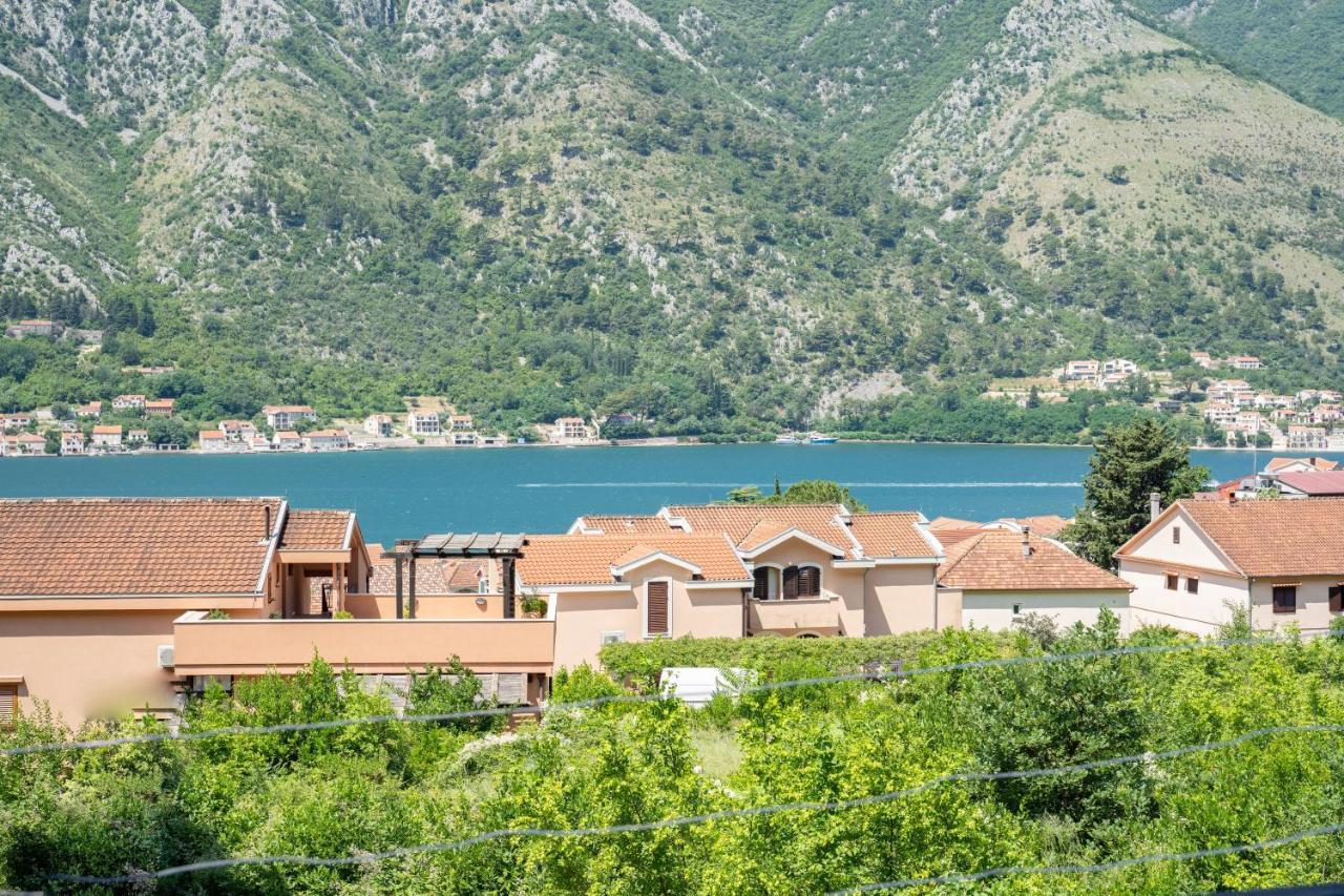 Sunshine Appartement Kotor Buitenkant foto
